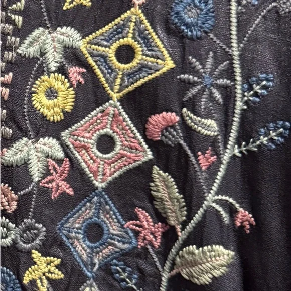 Johnny Was Black Embroidered Top - Picture 3 of 8